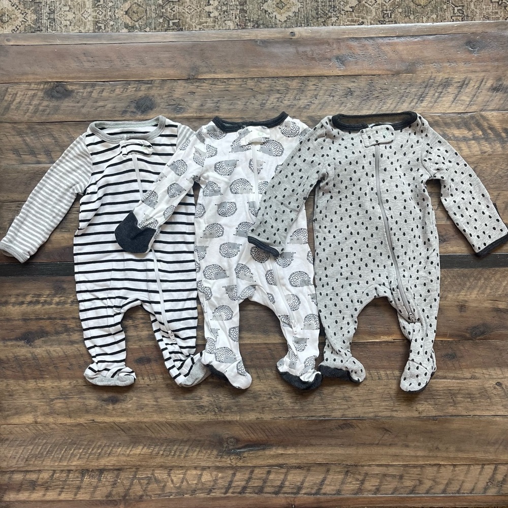 Cloud island footie bundle. Size Newborn.